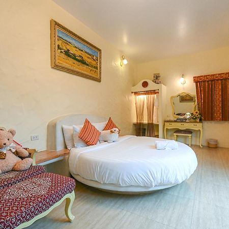 Swiss Valley Hip Resort Suan Phueng Habitación foto
