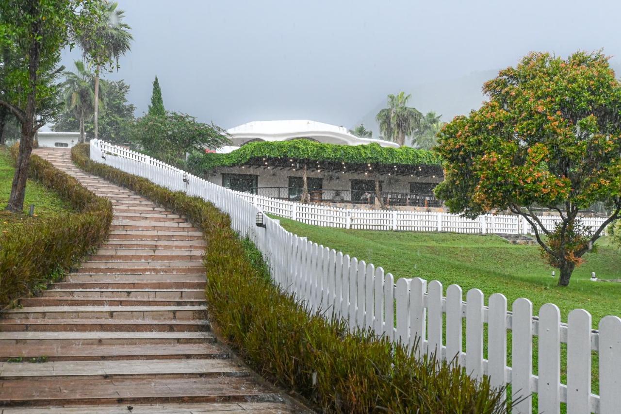 Swiss Valley Hip Resort Suan Phueng Exterior foto